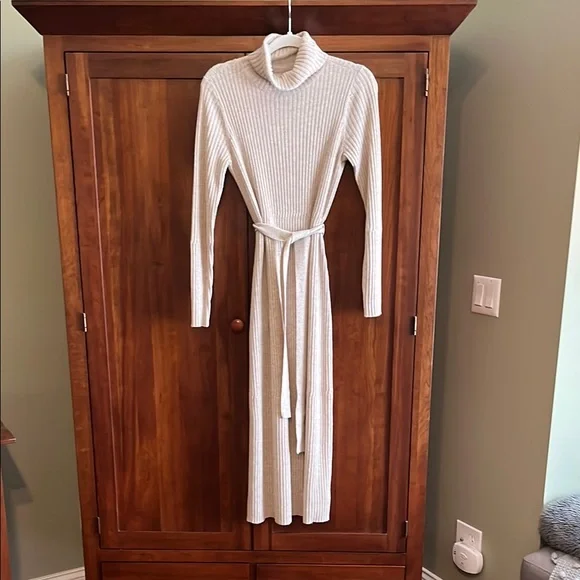 Reiss | Dresses | Reiss Cream Cashmere Blend Turtleneck Long Sleeve Sweater  Dress | Poshmark